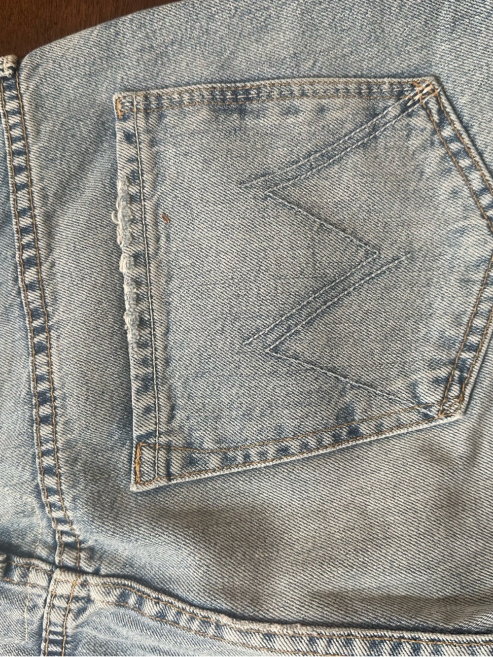 Mother jeans The Trickster Short Fray button fly - Picture 6 of 10